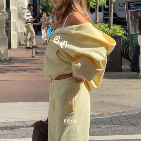 Oversized Zip-Up Wide Leg Tracksuit Set Oversized Zip-Up Wide Leg Tracksuit Set