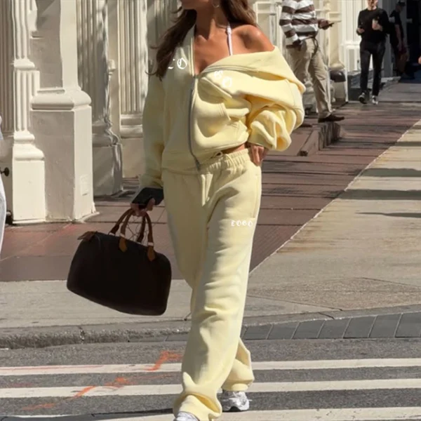 Oversized Zip-Up Wide Leg Tracksuit Set Oversized Zip-Up Wide Leg Tracksuit Set